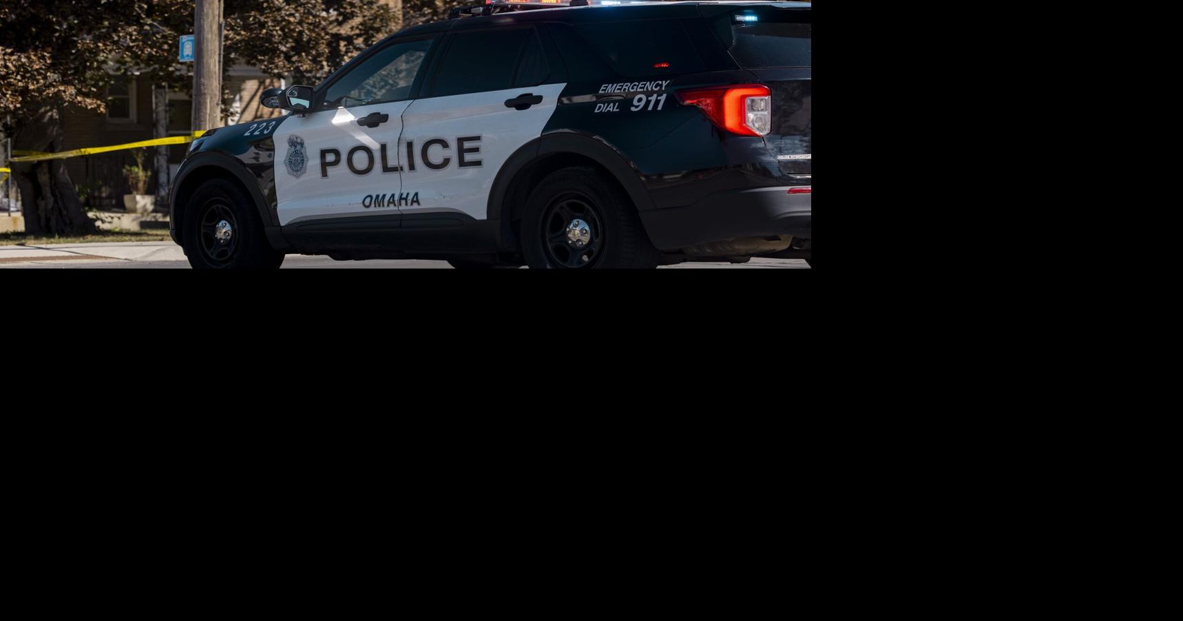 Frau nach Unfallflucht in Omaha zwischen zwei Autos eingeklemmt