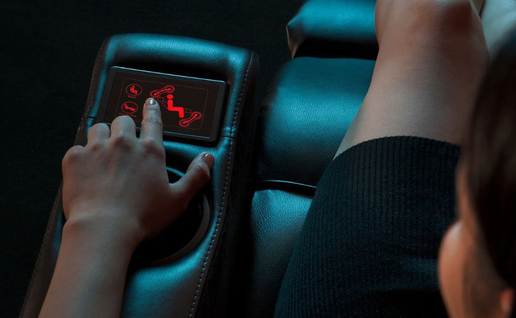 Omaha's AMC Oakview movie theater just got some renovations. Here's