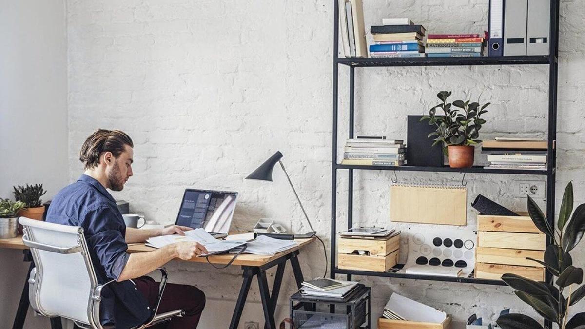 Do freelancers need commercial insurance?