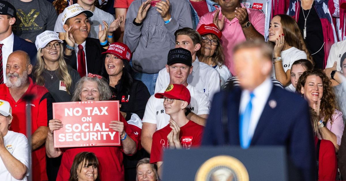 5.800 Menschen drängen sich in Grand Island, um Präsident Trump zu sehen ...