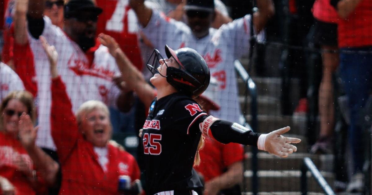 Just: Während Nebraskas Softball-Team in der Offensive völlig untergeht ...
