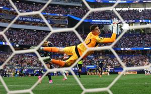 SOCCER-WORLDCUP-USA-PRY/
