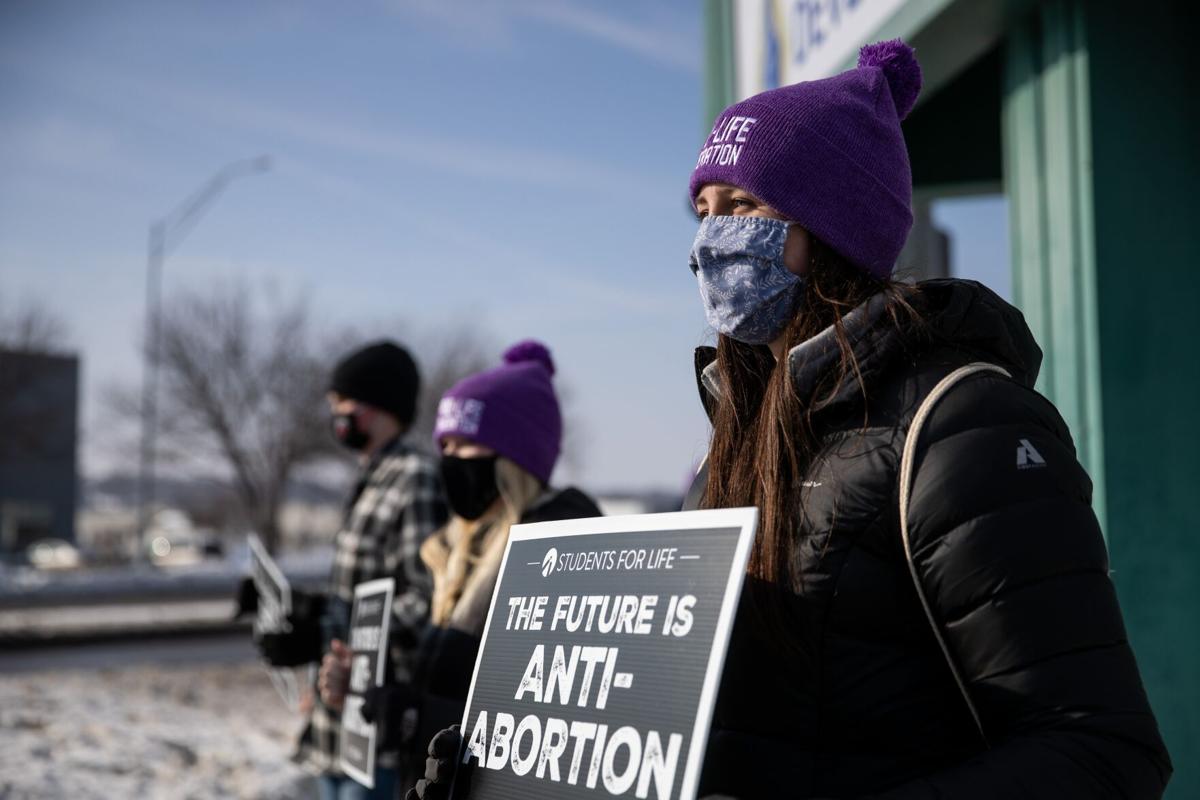 Omaha College Students Take Part In Life Chain Anti Abortion Event Local News Omaha Com