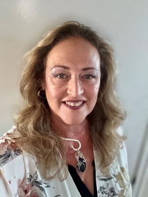 Lisa Kustka.jpg (copy)