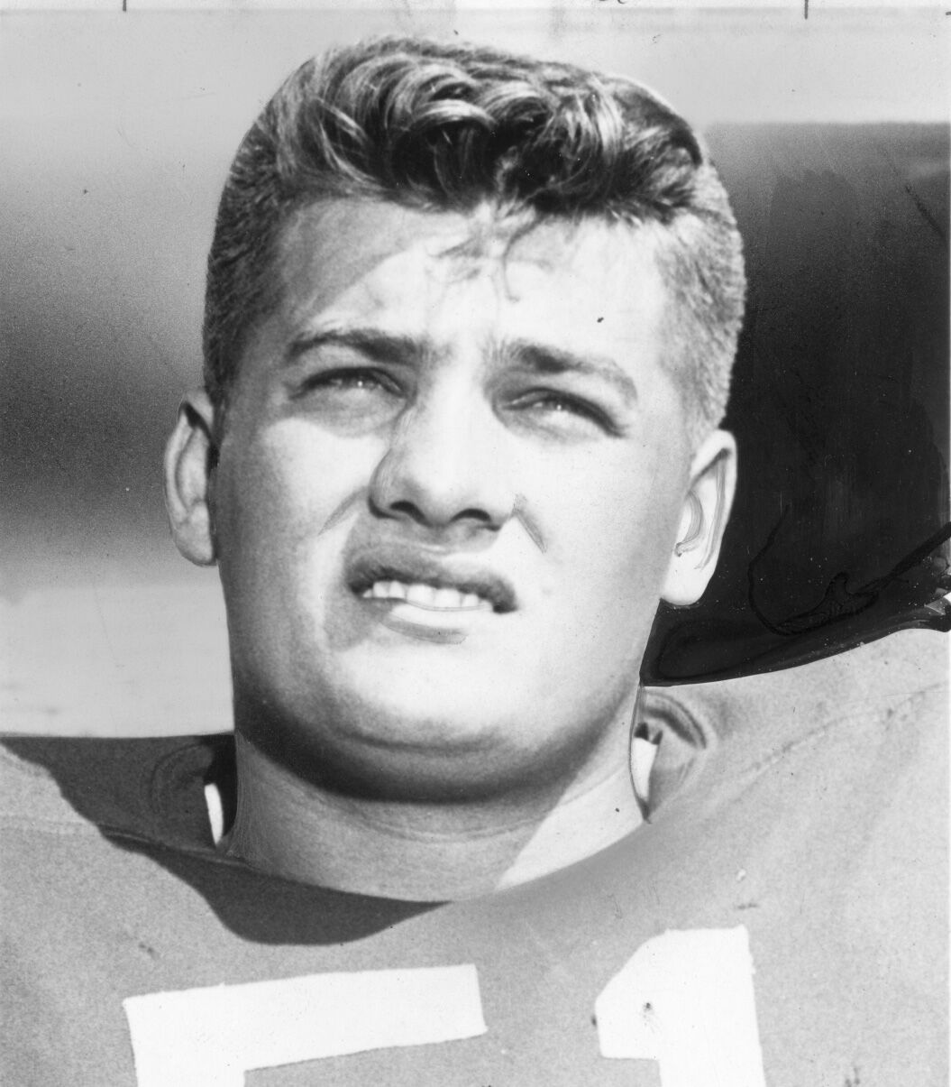 Vikings Hall of Famer Mick Tingelhoff dies at 81; center never missed a  game in 17-year career 