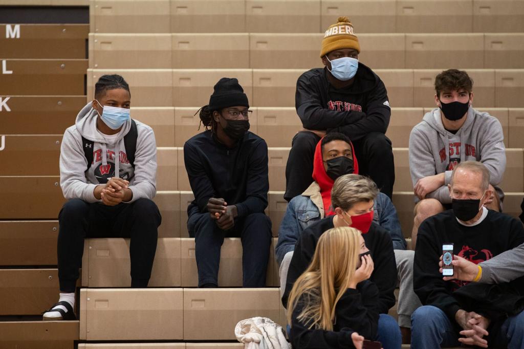 Still Searching For Final Decision Avante Dickerson Delays Signing With Minnesota Football Omaha Com