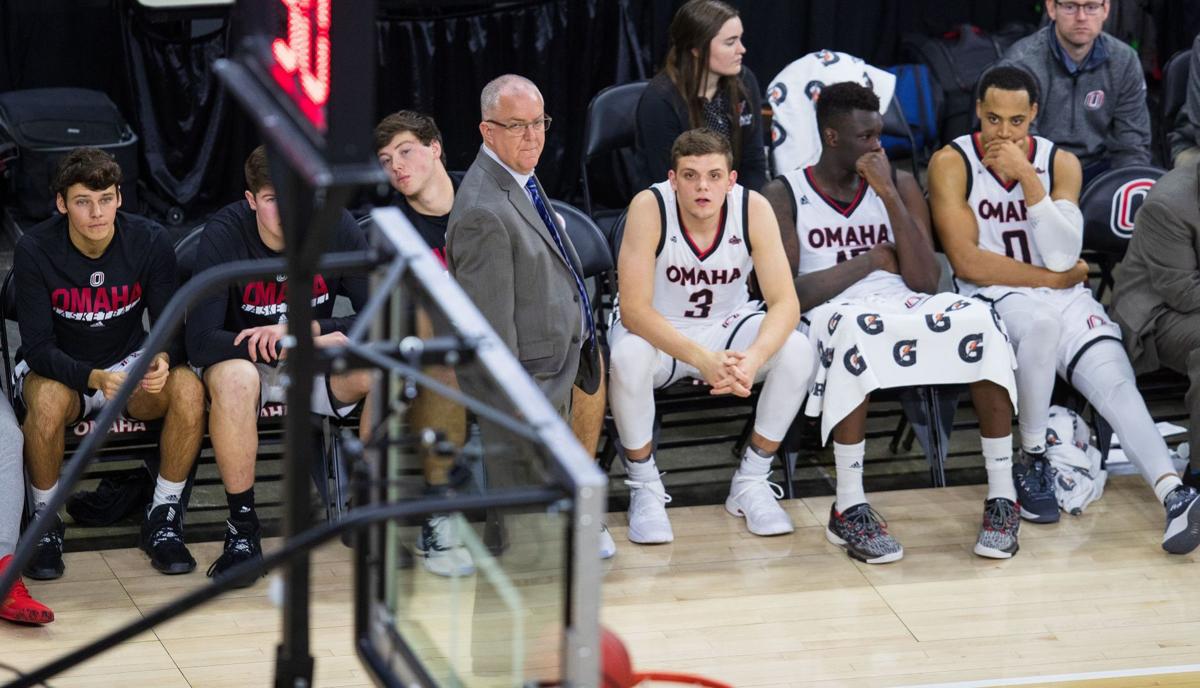 Derrin Hansen Uno Men S Basketball Look To Build Off First Win