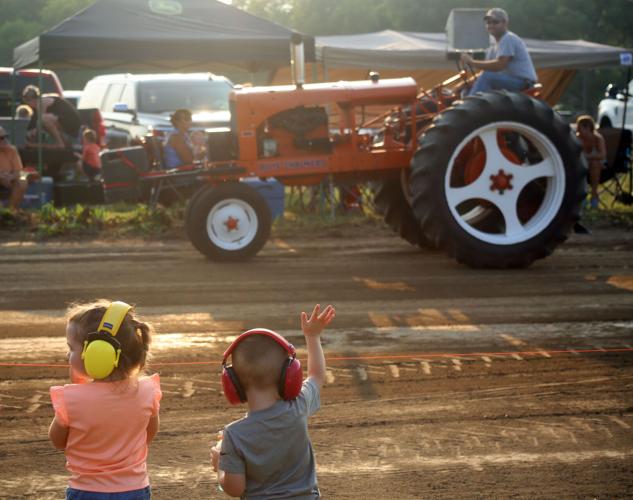 073124-sni-news-tractor-pull-1.jpg
