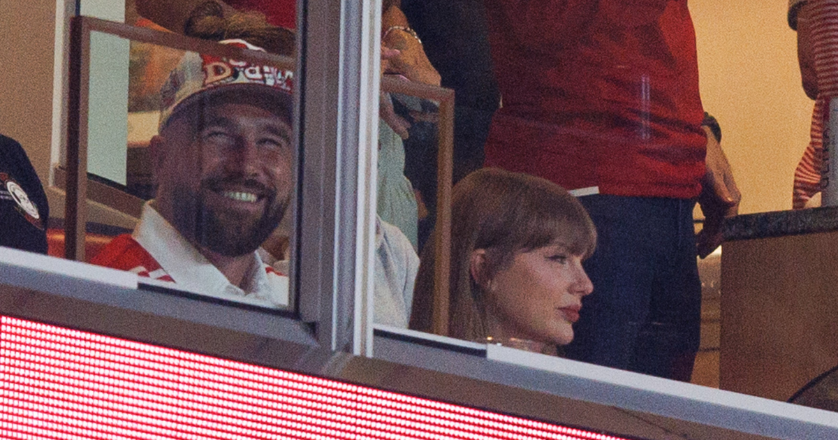 Taylor Swift makes first public appearance after engagement at Nebraska ...