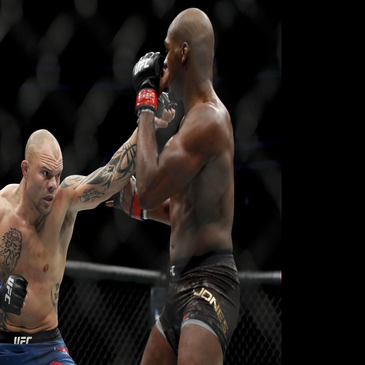 Last Fight For Anthony Smith Was For His Life Against An Intruder This One Will Be On Tv For Sport Local Sports Omaha Com