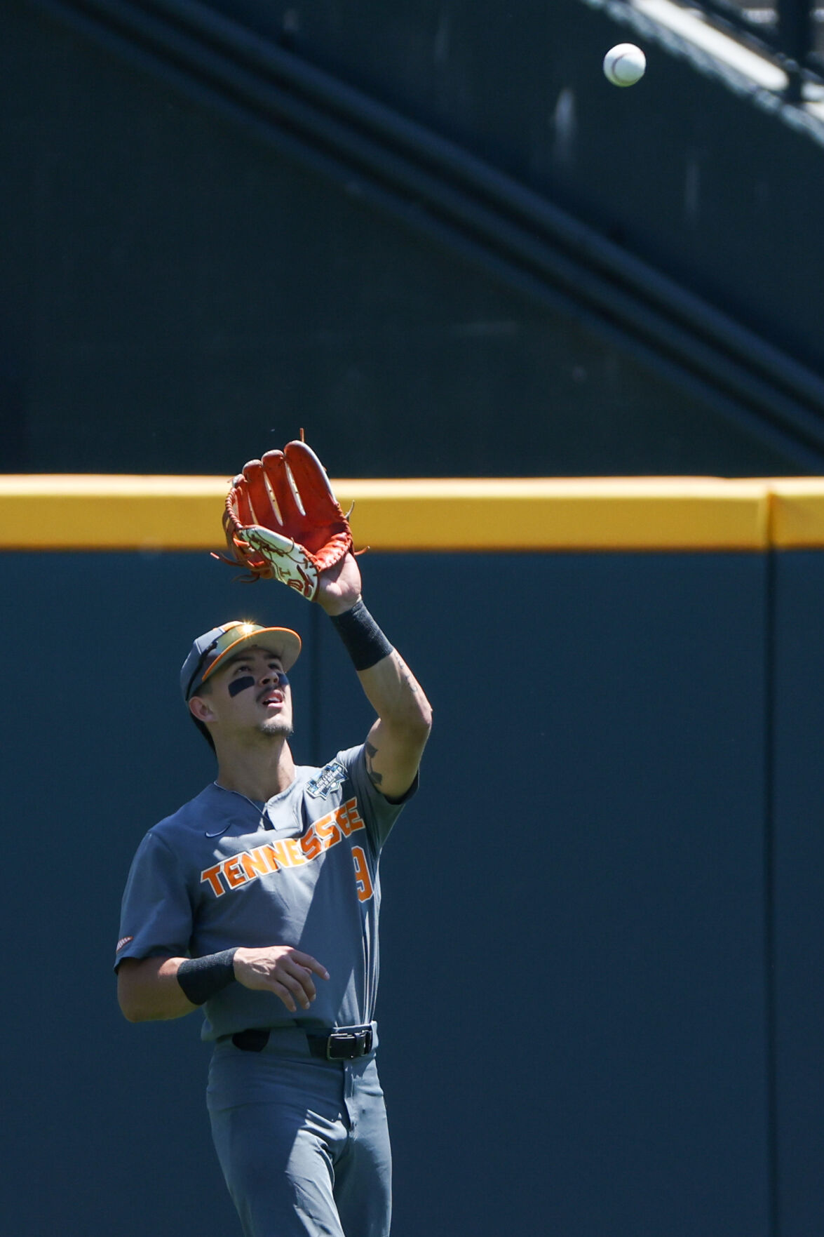 Tennessee pitcher Chase Burns puts up the best relief performance at the  Men's College World Series since 1969 : r/collegebaseball