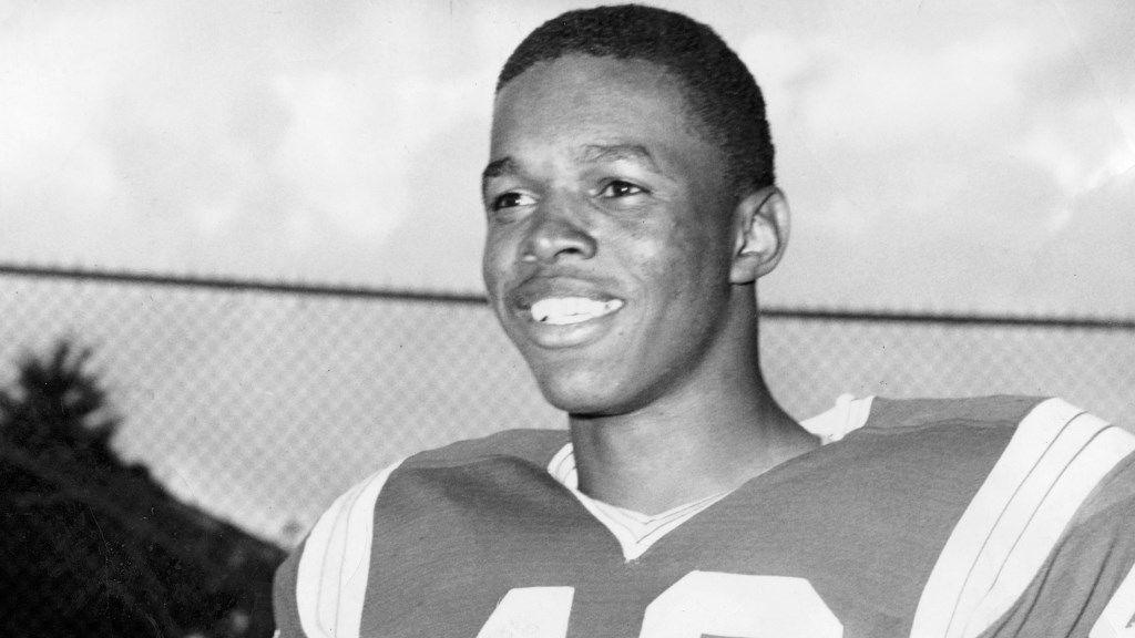 Shatel: Gale Sayers, Billy Tubbs, Scott Frost, Sean ...