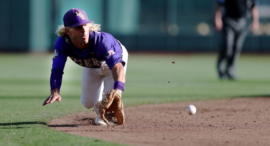 Guthrie's glove work helps Florida get to CWS in Omaha