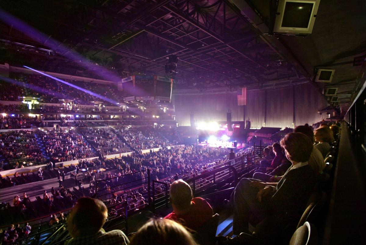 Garth Brooks' Memorial Stadium show will be his largest ...