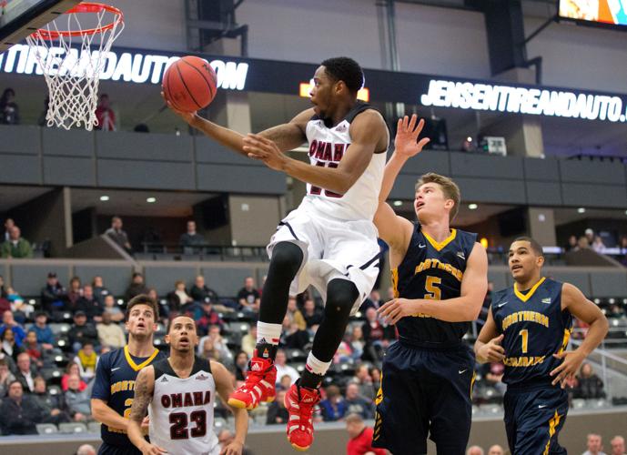 Omaha men keep season alive with upset victory over UMKC in Summit