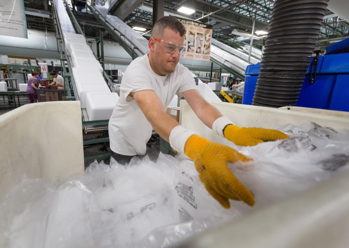 Holiday Hiring As More Customers Buy Online Seasonal Jobs Are Likely To Shift Money Omaha Com