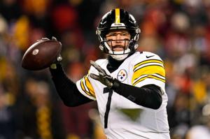Jan 16, 2022; Kansas City, Missouri, USA; Pittsburgh Steelers quarterback Ben Roethlisberger (7) throws a pass against the Kansas City Chiefs during the second half in an AFC Wild Card playoff football game at GEHA Field at Arrowhead Stadium. Mandato