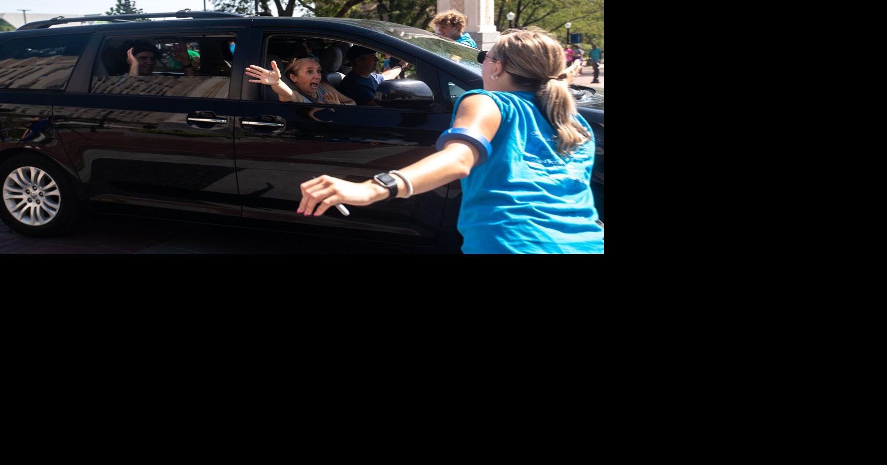 Creighton University freshmen to campus on movein day