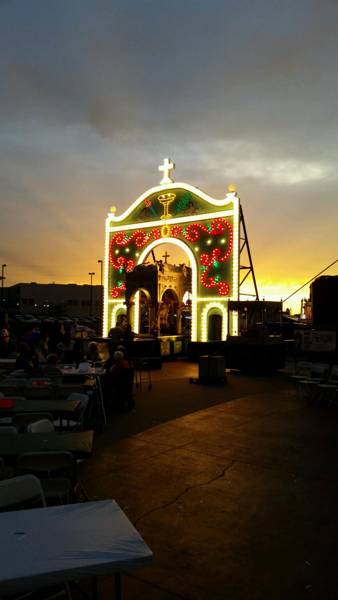 Lighting of arch kicks off Santa Lucia Festival at Lewis & Clark