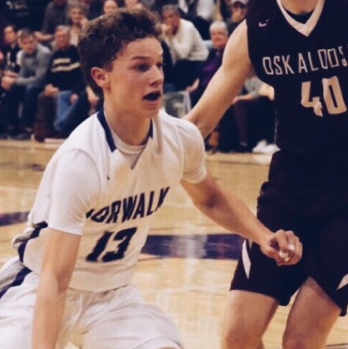 Recruiting Report Uno On The Radar Of 2020 Point Guard Bowen Born