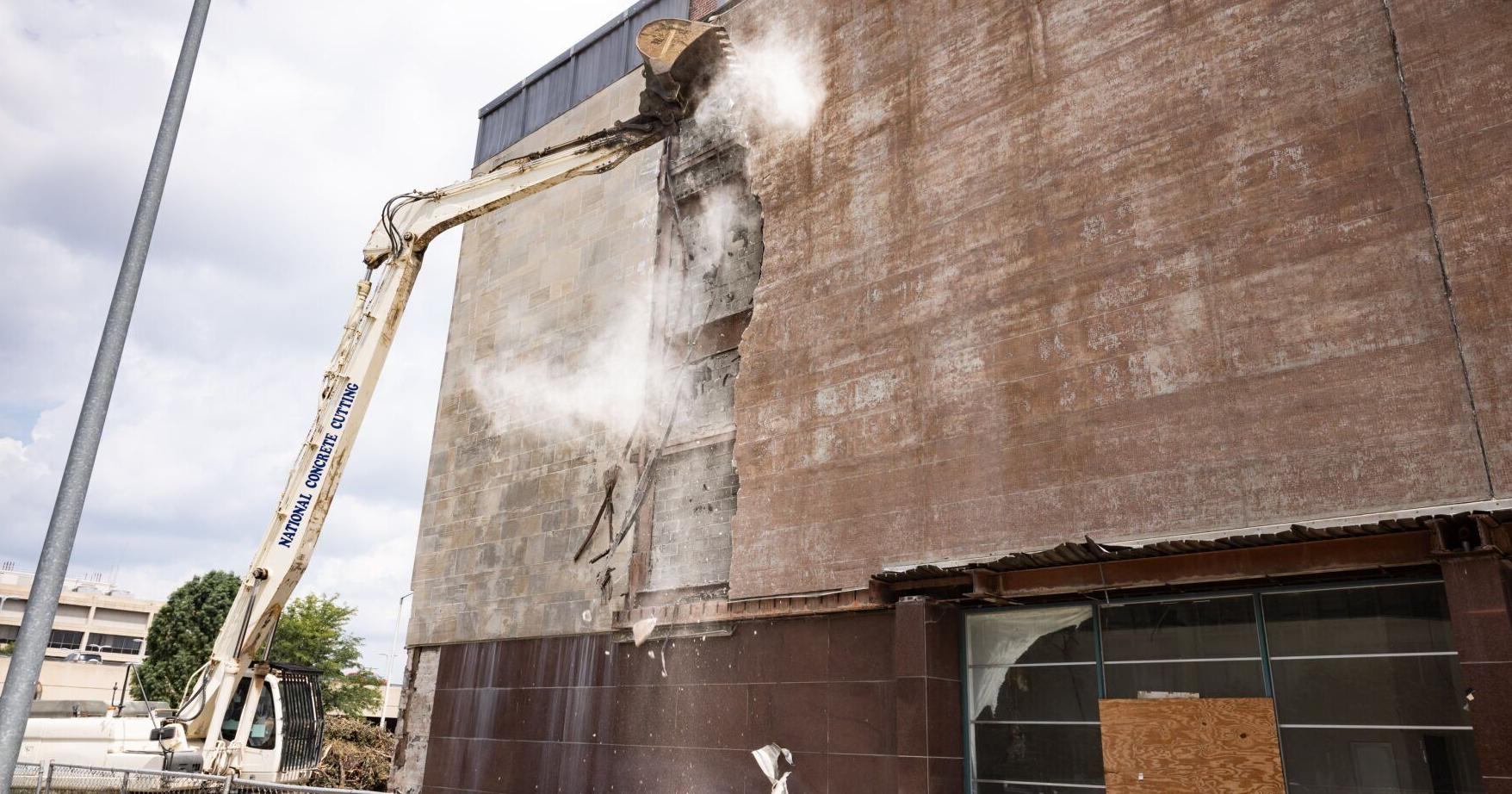 Pershing Center demolition begins in Lincoln - Vimarsana News