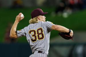 052926-owh-spo-ncaabase-nf-37