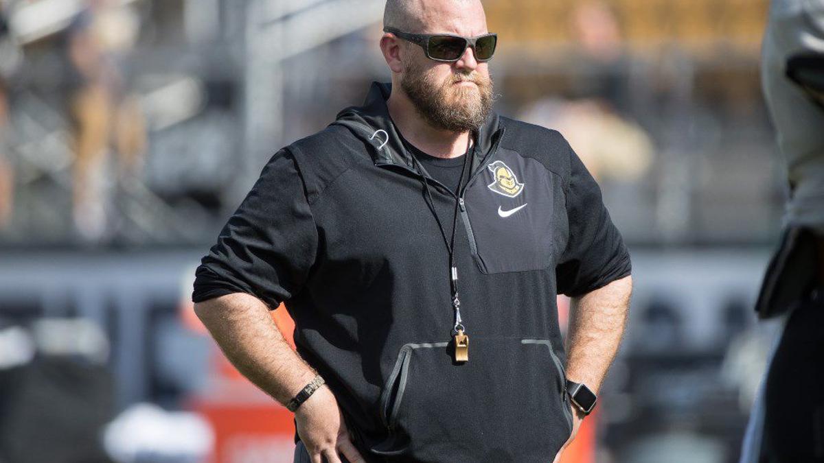 Nebraska S Zach Duval Receives Strength And Conditioning Coach Of