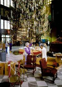 1990: Durham Museum Christmas tree