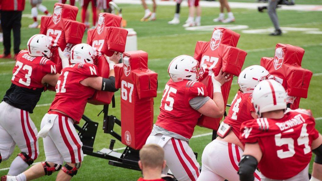 Watch: Reds baseball star wears Marist football jersey to honor Farmer