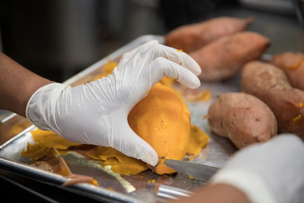 Omahan S Sweet Potato Pie Business Steams Ahead Thanks To Florence Food Hub And Local Hy Vee Money Omaha Com