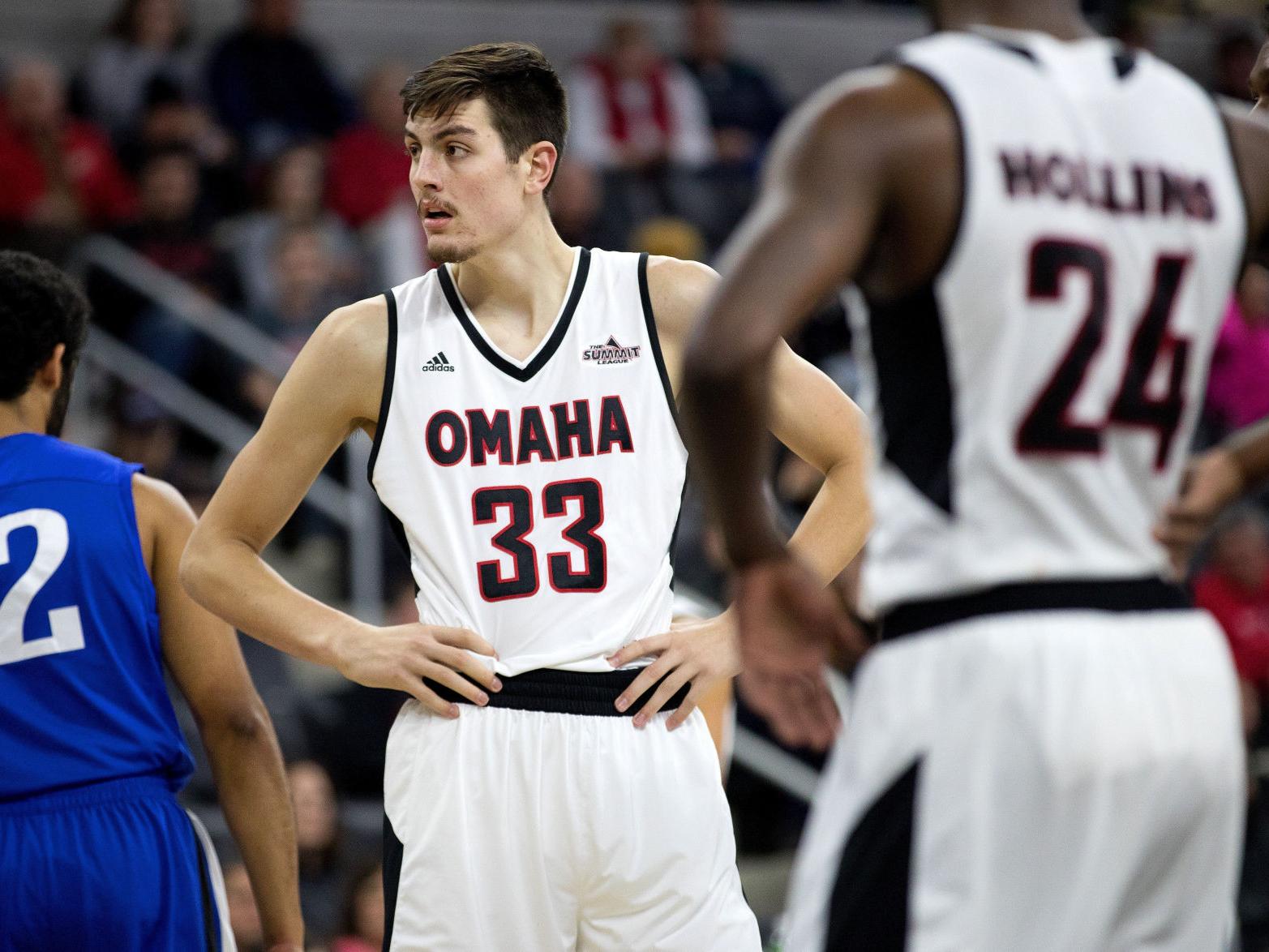 Center Zach Pirog To Transfer From Uno Men S Basketball Team
