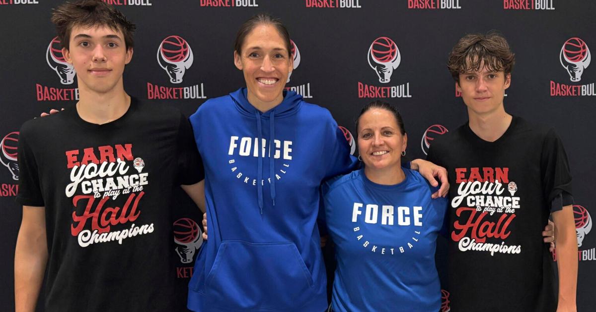UConn greats Rebecca Lobo and Jen Rizzotti reunite to coach their sons' ...