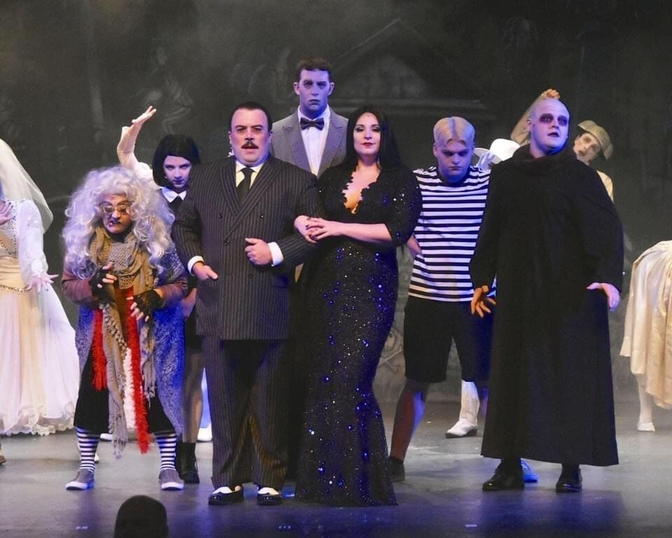 Review: 'Addams Family' is finger-snapping fun at Ralston Community Theatre