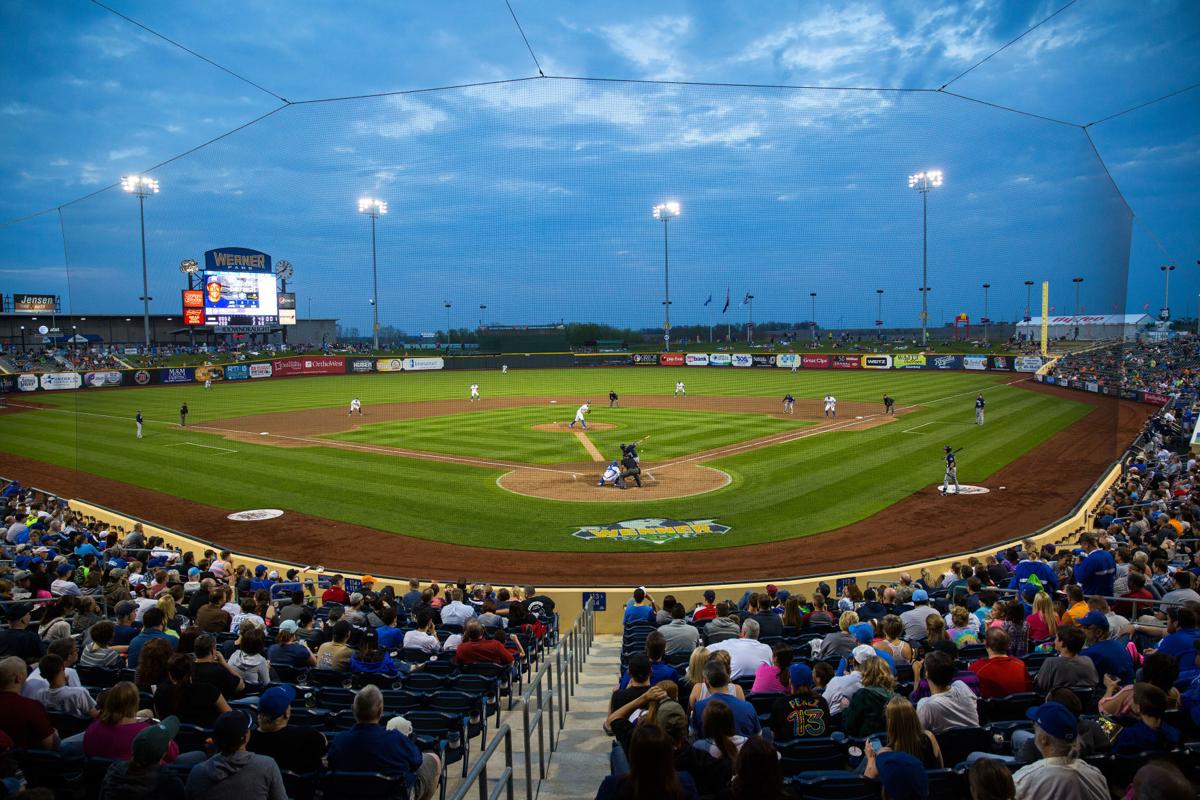 Power surge carries Omaha Storm Chasers to win over Iowa