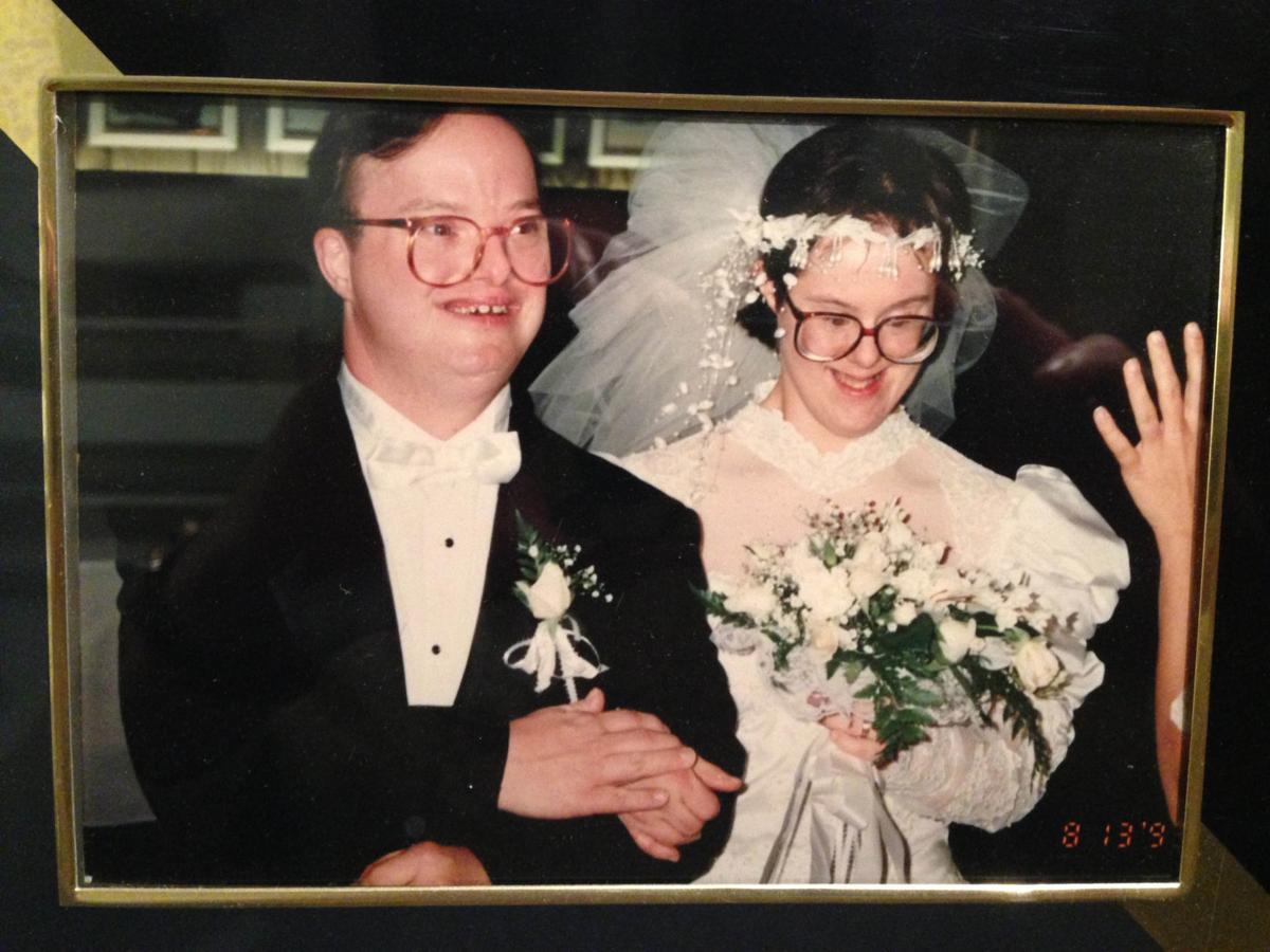 DOWNSYNDROME-COUPLE