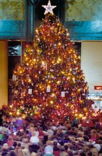 1992: Tree-lighting at Union Station