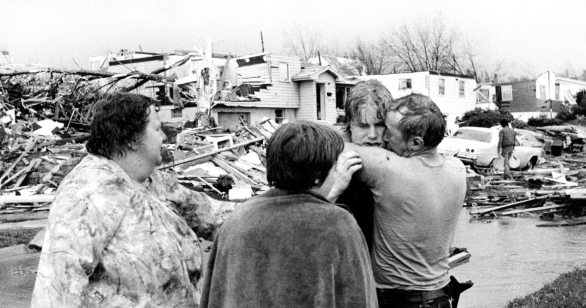 Omahas Tornado von 1975 riss eine Schneise durch das Herz der Stadt und ...