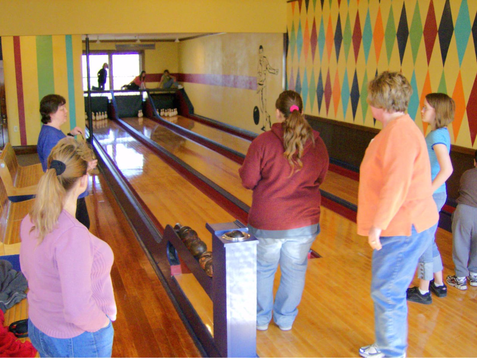 Nebraska Passport 2016 Potter S Duckpin Bowling Alley Squat Pins Make For Novel Game Changer Lifestyles Omaha Com