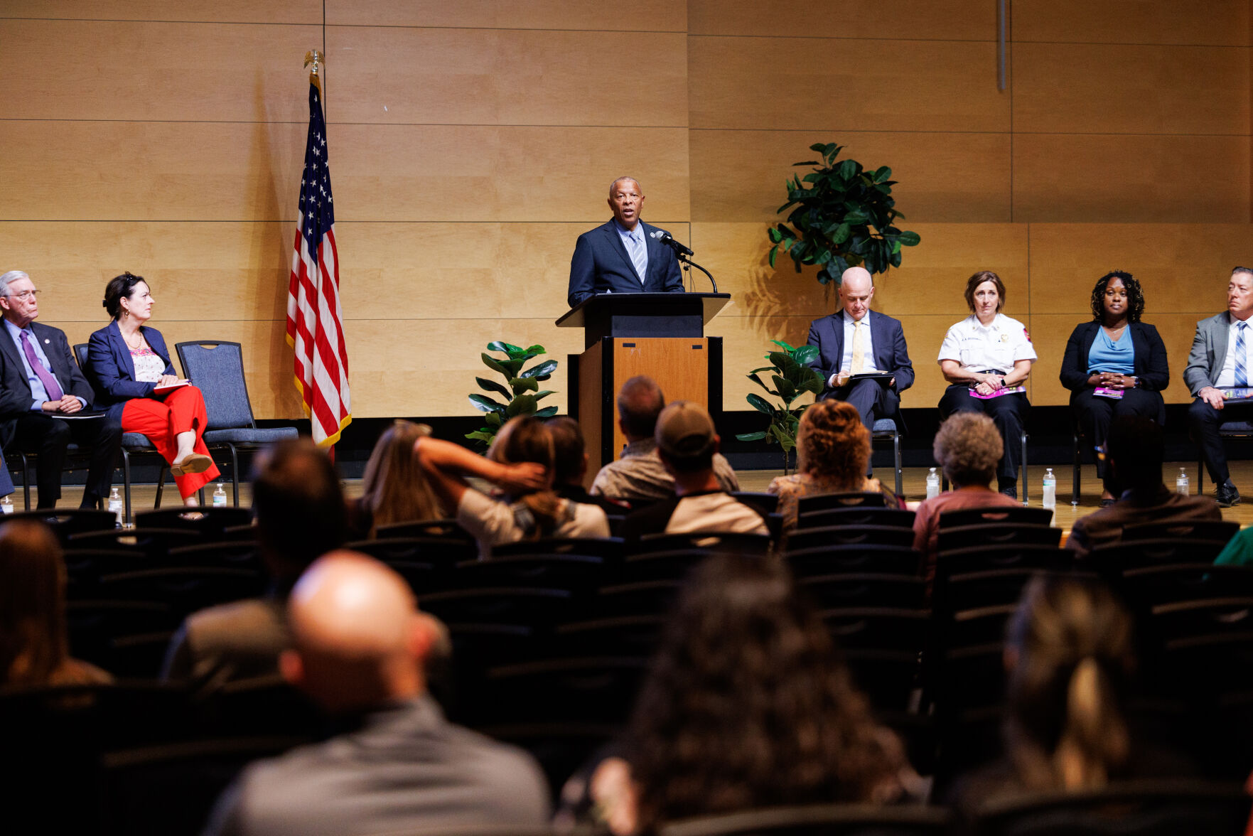 Omaha business owners confront Mayor Ewing on streetcar frustrations at ...