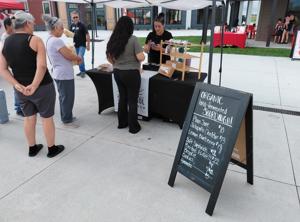 Evening farmers market attracts customers to Prairie District
