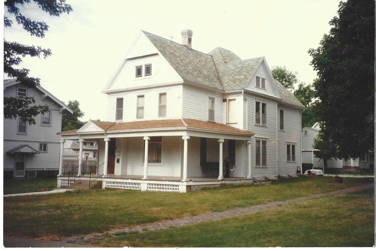 It took 2 decades, but couple restored one of Wahoo's oldest homes to its 1880s grandeur
