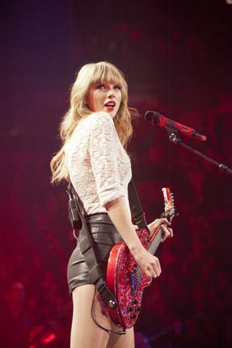 03.15.2013 Taylor Swift.jpg