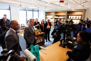 052126-owh-new-hudvisit-nf-01.JPG