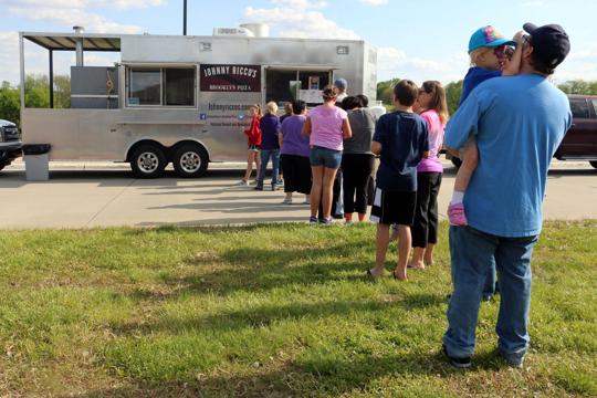 Dining notes: Sample a food truck smorgasbord in Benson (and elsewhere
