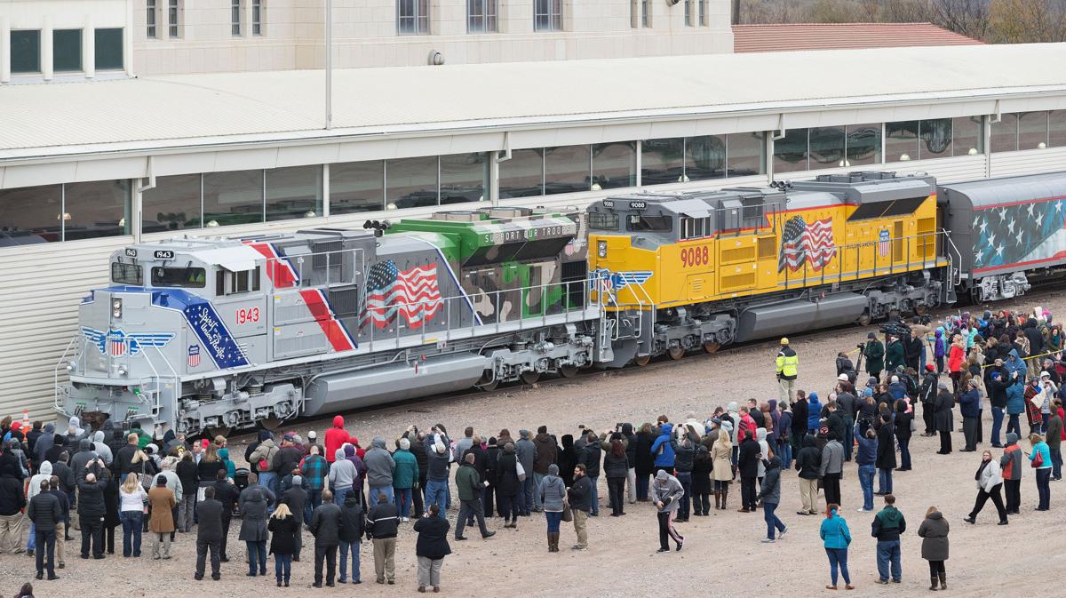 Photos Veterans Day Weekend Off To Rolling Start With Train