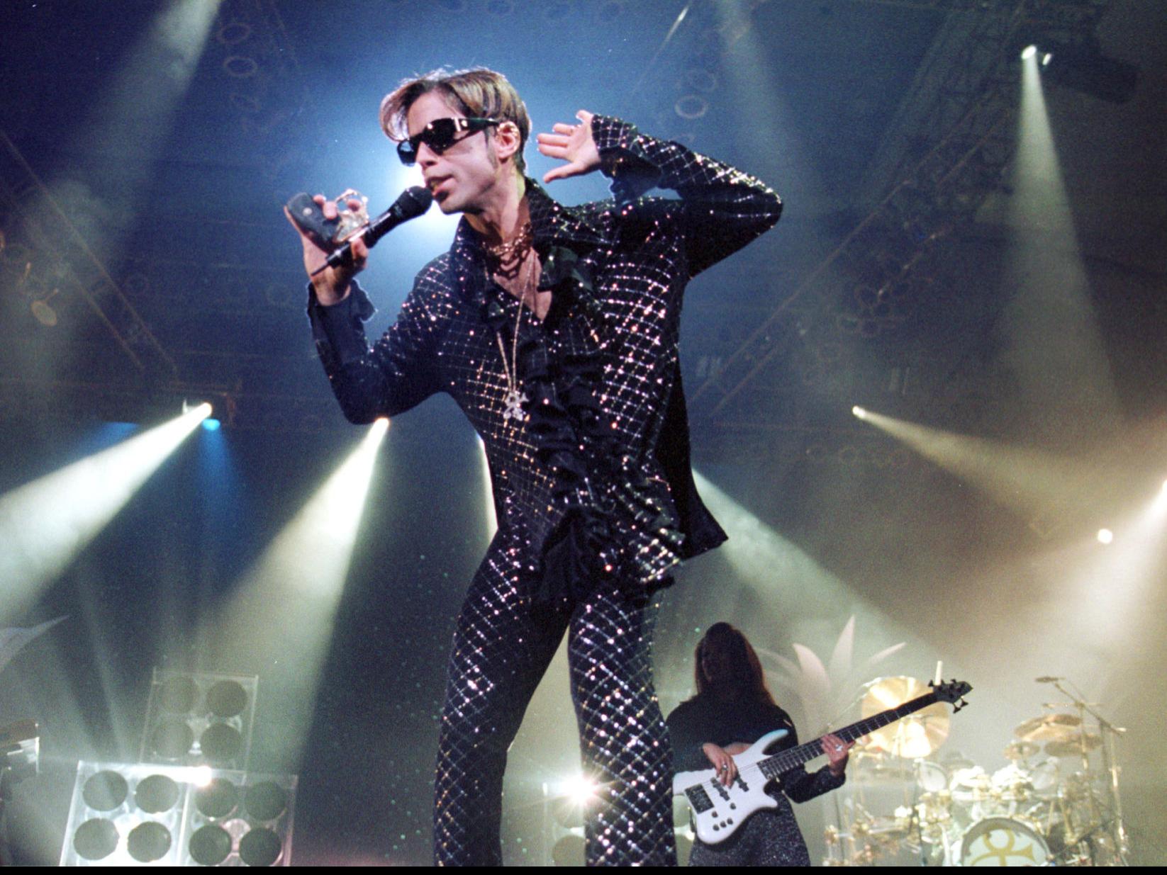 1997 concert review: Prince or not, he dazzles zealous crowd |  Entertainment | omaha.com