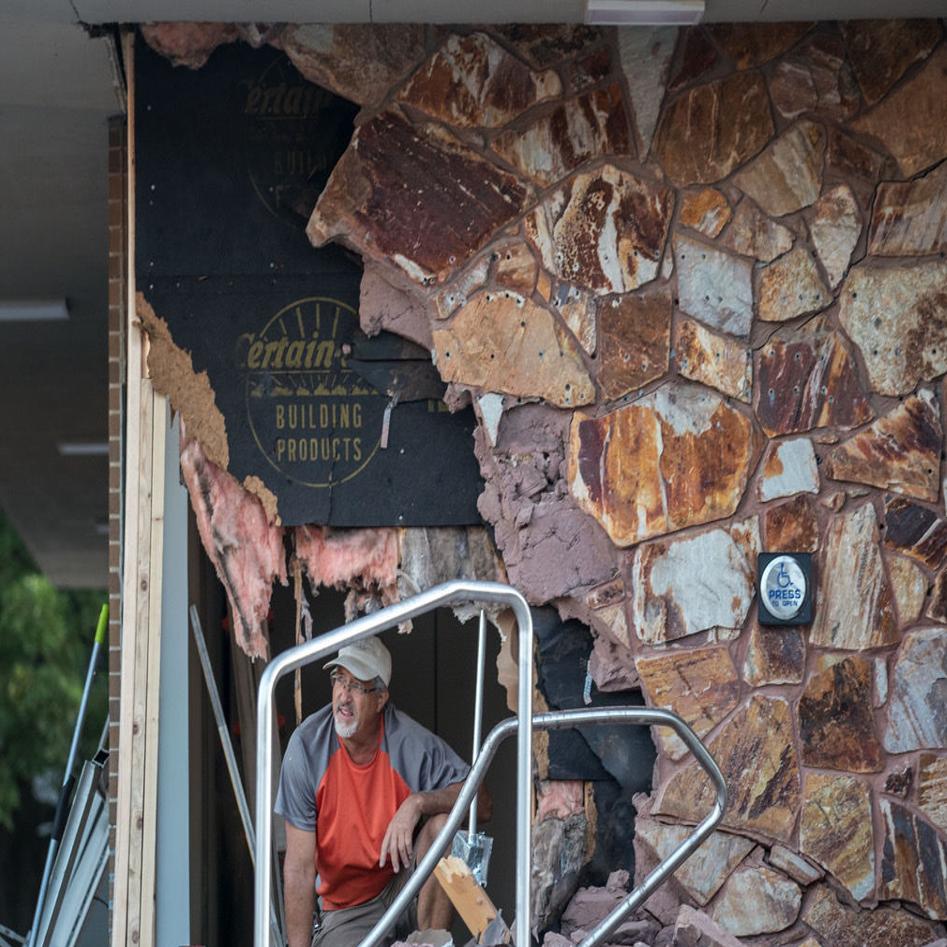 Pickup Crashes Into Building Next To Midtown Omaha Pharmacy Local News Omaha Com