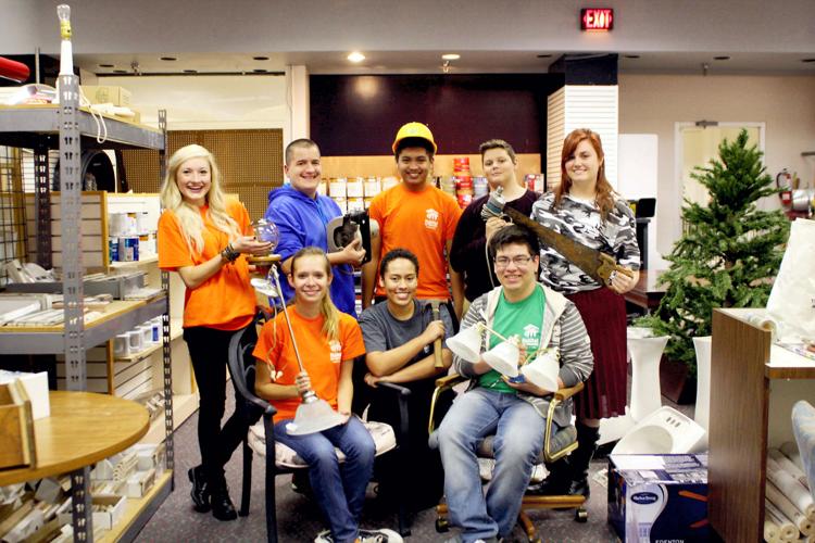 Bellevue West students partner with Habitat for Humanity store