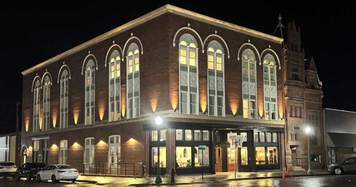 After years of effort, Hotel Garber opens in Red Cloud, Nebraska: Short ...