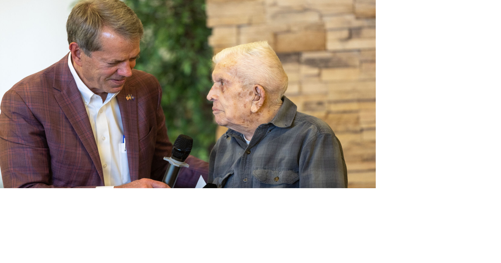 Two Nebraska World War II veterans honored at Omaha ceremony